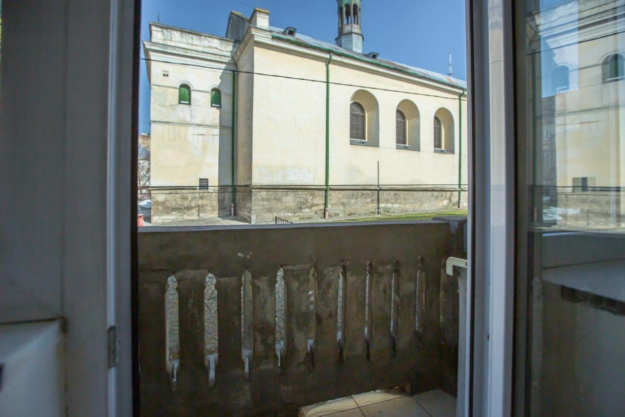 Квартира Для Великої Сімї По Вулиці Гонти 4, Дві Кімнати До 6 Спальних Місць Lviv Kültér fotó